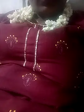 Snapshot of kavinila20 chatting on 03.08.25 kavinila20 online show from 03.08.25