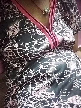 Snapshot of kavinila20 chatting on 11.06.25 kavinila20 online show from 11.06.25