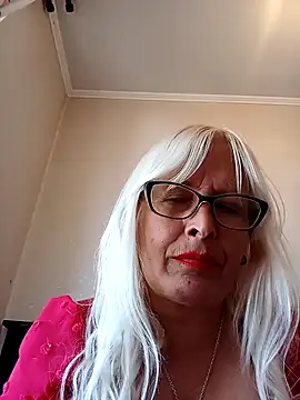 Snapshot of Rousmk1 chatting on 12.01.24 Rousmk1 online show from 12.01.24