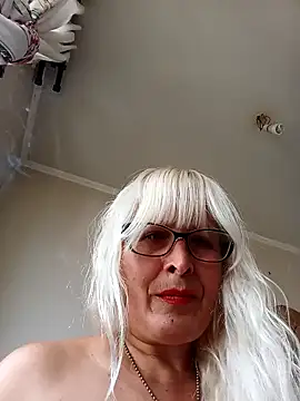 Snapshot of Rousmk1 chatting on 12.26.24 Rousmk1 online show from 12.26.24