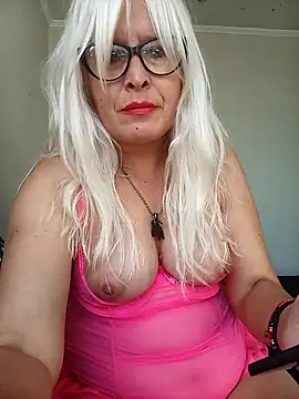 Snapshot of Rousmk1 chatting on 02.20.25 Rousmk1 online show from 02.20.25