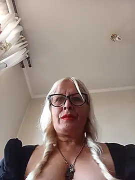 Snapshot of Rousmk1 chatting on 03.06.25 Rousmk1 online show from 03.06.25