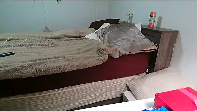 Snapshot of Kittyymaze1 chatting on 12.22.25 Kittyymaze1 online show from 12.22.25