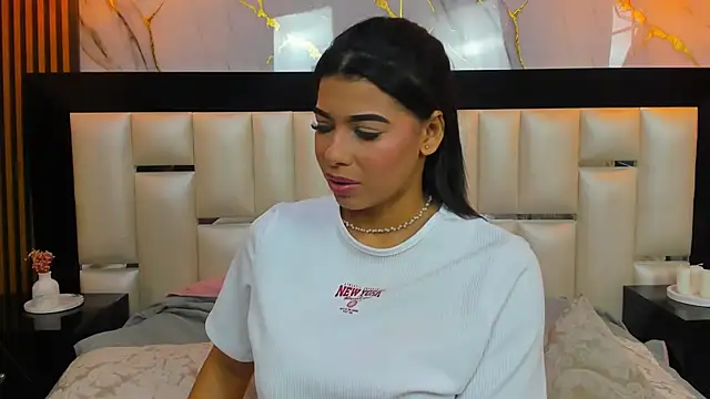 TiaraRosse online show from 12.05.25