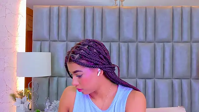 TiaraRosse online show from 06.25.26