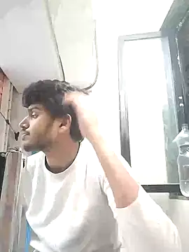 Snapshot of heartless__95 chatting on 02.04.25 heartless 95 online show from 02.04.25