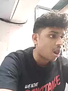 Snapshot of heartless__95 chatting on 02.15.25 heartless 95 online show from 02.15.25