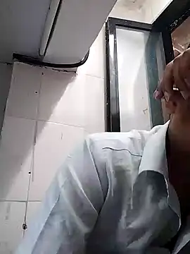 Snapshot of heartless__95 chatting on 02.17.25 heartless 95 online show from 02.17.25