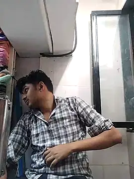 Snapshot of heartless__95 chatting on 03.04.25 heartless 95 online show from 03.04.25