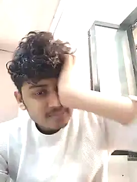 Snapshot of heartless__95 chatting on 03.21.25 heartless 95 online show from 03.21.25