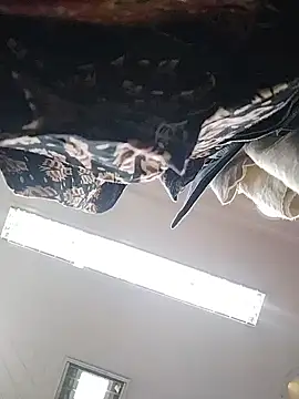 Snapshot of heartless__95 chatting on 11.06.25 heartless 95 online show from 11.06.25