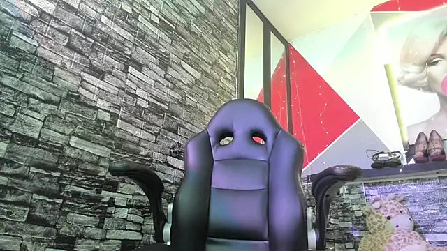 Cute Cata online show from 02.17.25