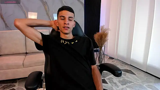 Aaron Scoot online show from 03.03.26