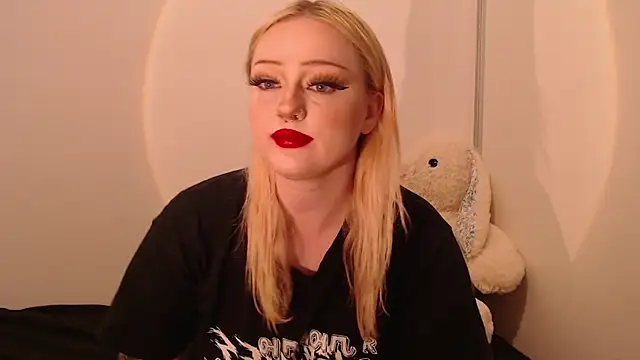 Snapshot of chloe_levine chatting on 09.10.25 chloe levine online show from 09.10.25