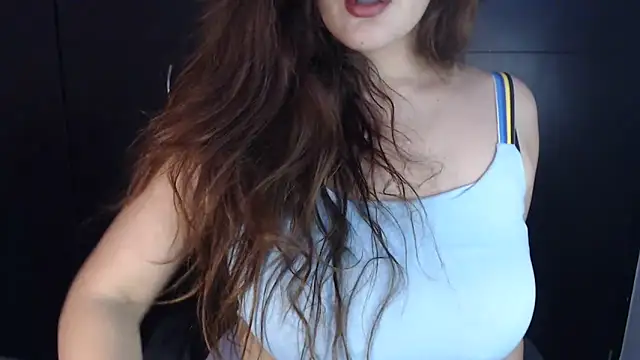 Snapshot of AdharaLujan chatting on 02.04.25 AdharaLujan online show from 02.04.25