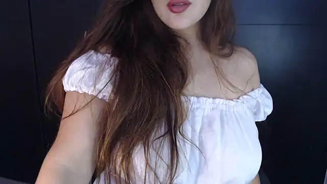 Snapshot of AdharaLujan chatting on 02.13.25 AdharaLujan online show from 02.13.25