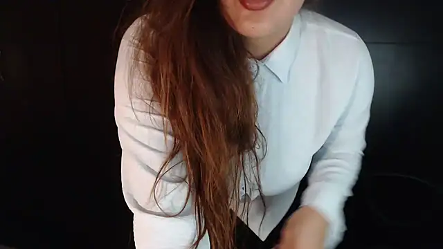 Snapshot of AdharaLujan chatting on 02.22.25 AdharaLujan online show from 02.22.25