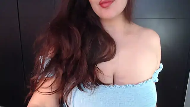 Snapshot of AdharaLujan chatting on 03.12.25 AdharaLujan online show from 03.12.25