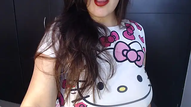 Snapshot of AdharaLujan chatting on 09.11.25 AdharaLujan online show from 09.11.25