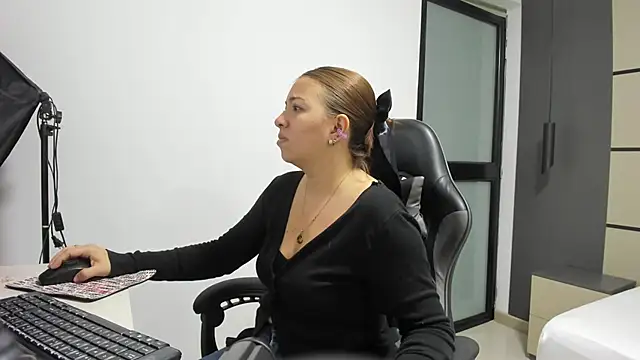 alma fenix online show from 09.25.25