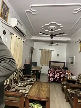 Snapshot of John_desihunk chatting on 12.15.24 John desihunk online show from 12.15.24