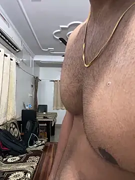 Snapshot of John_desihunk chatting on 03.05.25 John desihunk online show from 03.05.25