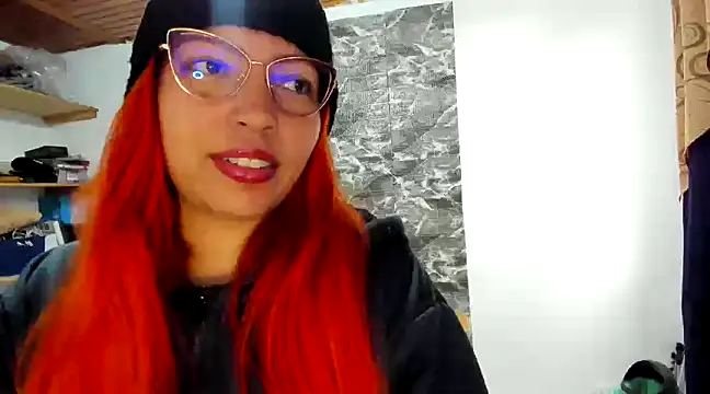 Snapshot of MISSLAUR4 chatting on 03.17.25 MISSLAUR4 online show from 03.17.25