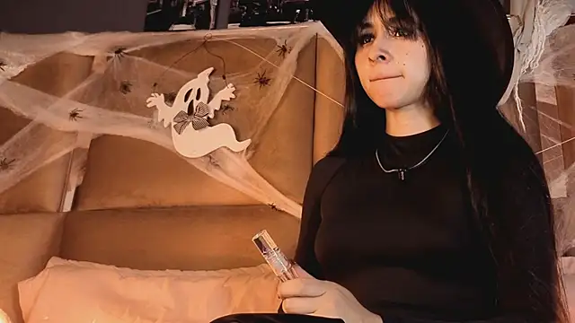 Snapshot of angelinepossy chatting on 10.26.25 angelinepossy online show from 10.26.25