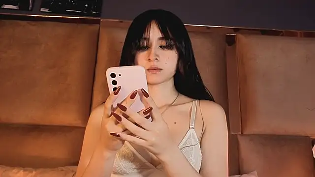 Snapshot of angelinepossy chatting on 11.04.25 angelinepossy online show from 11.04.25