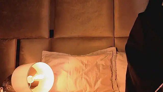 Snapshot of angelinepossy chatting on 11.05.25 angelinepossy online show from 11.05.25