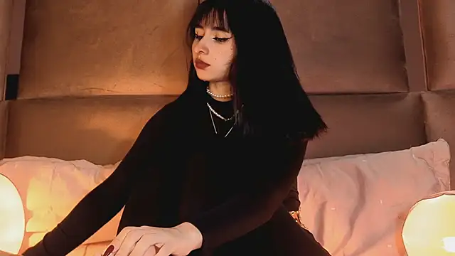 Snapshot of angelinepossy chatting on 11.15.25 angelinepossy online show from 11.15.25