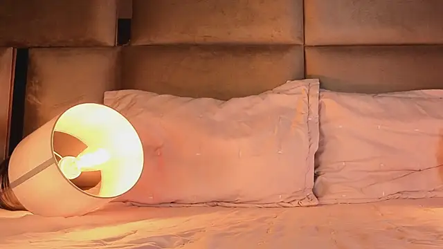 Snapshot of angelinepossy chatting on 11.29.25 angelinepossy online show from 11.29.25