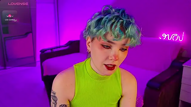 Snapshot of School_Love chatting on 12.15.24 School Love online show from 12.15.24