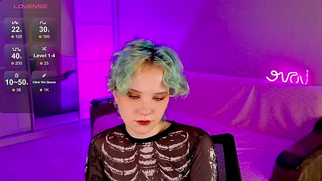 Snapshot of School_Love chatting on 03.09.25 School Love online show from 03.09.25