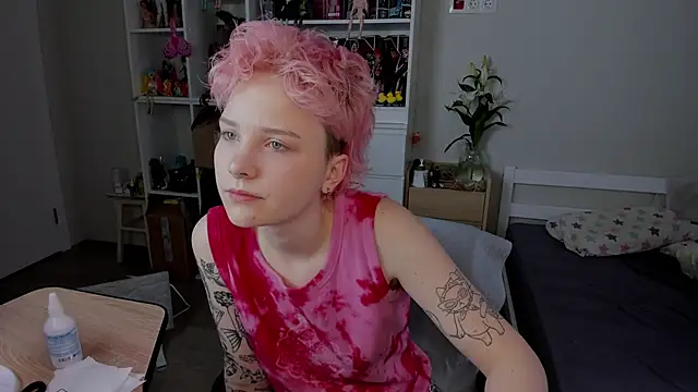 School Love online show from 12.18.25