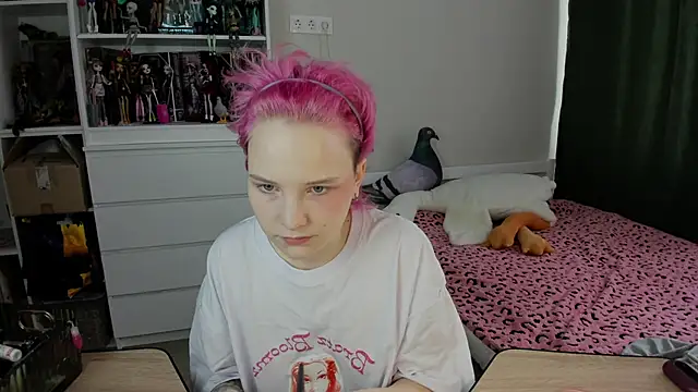 School Love online show from 03.01.26