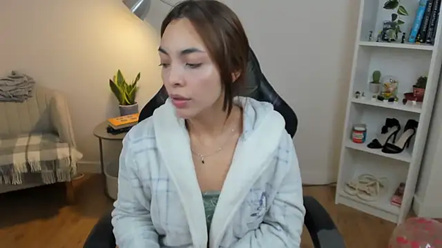  BellaEvans  online show from 11.10.25