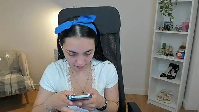  BellaEvans  online show from 05.06.26