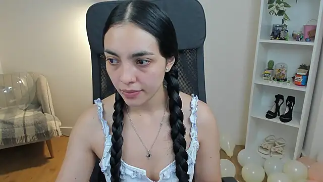  BellaEvans  online show from 05.09.26