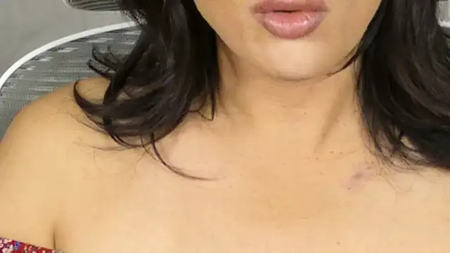 Snapshot of xprettysmilex chatting on 11.26.25 xprettysmilex online show from 11.26.25