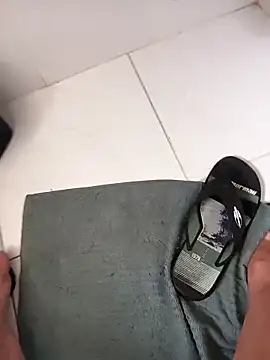 lobomisterioso13 online show from 11.28.25