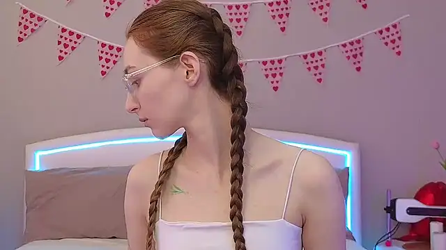 Snapshot of MichaDenver chatting on 02.19.26 MichaDenver online show from 02.19.26