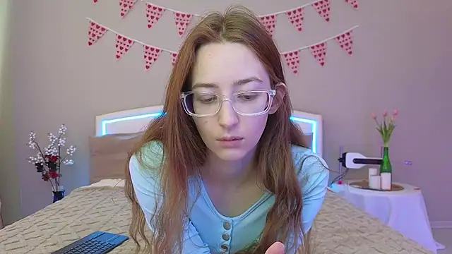 Snapshot of MichaDenver chatting on 02.20.26 MichaDenver online show from 02.20.26