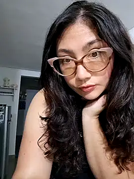 Mia Ruiz online show from 02.01.25