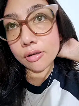 Mia Ruiz online show from 02.15.25