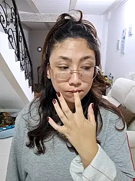 Mia Ruiz online show from 09.13.25