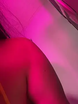 Snapshot of hally_berry____ chatting on 03.27.26 hally berry online show from 03.27.26