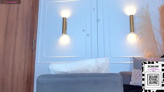 Chrishell  online show from 02.03.25