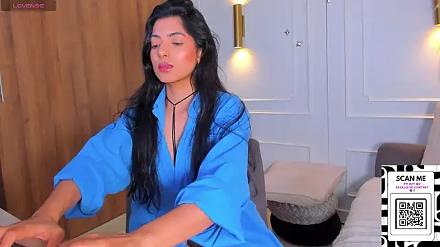 Chrishell  online show from 02.22.25