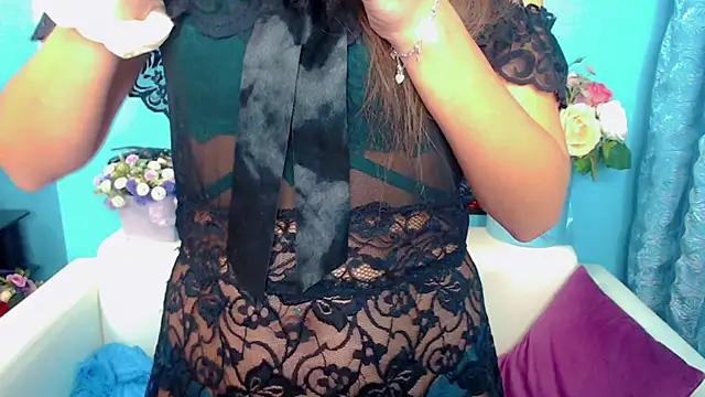 Snapshot of LindaaLu chatting on 12.12.24 LindaaLu online show from 12.12.24